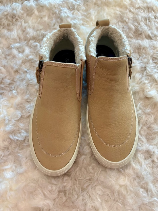 Sperry Shoes - Sperry Women’s Crest Lug Tan sneaker Sherpa lined